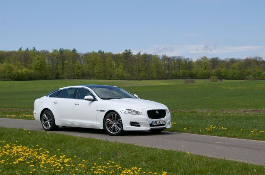  Jaguar XJ Sport 2012 года  (фото 15 из 39)